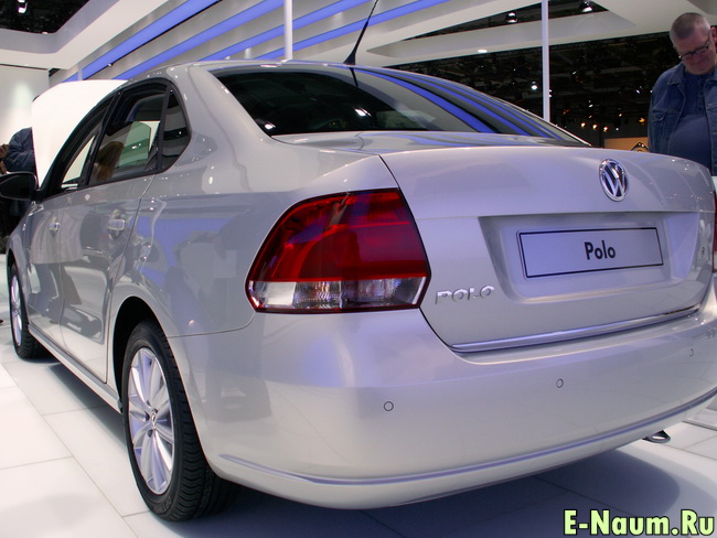 Volkswagen Polo Sedan привлекал внимание посетителей