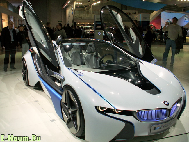 На выставку привезли знаменитый концепт немецкого производителя BMW Vision EfficientDynamics