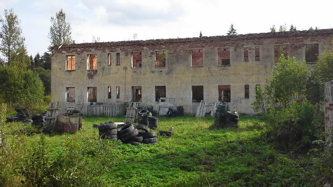 Руины недалеко от Сусанино