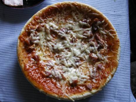 Собственно сама пицца "Pizza Kruzzo" с шинкой и карбонадом
